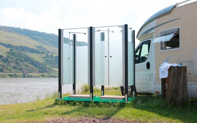 Breuer Exo Set Gartendusche / Outdoordusche Geschlossen Mit Pendeltür Silber Matt 6 Breuer Exo Set Gartendusche / Outdoordusche Geschlossen Mit Pendeltür Silber Matt – Bild 5